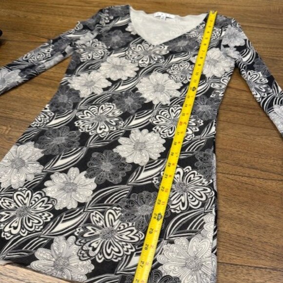 CAbi Bali Free Spirit Floral Mesh Tunic - Picture 6 of 12